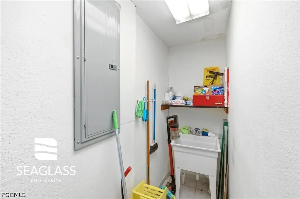 2730 Fowler Street Fort Myers FL 33901
