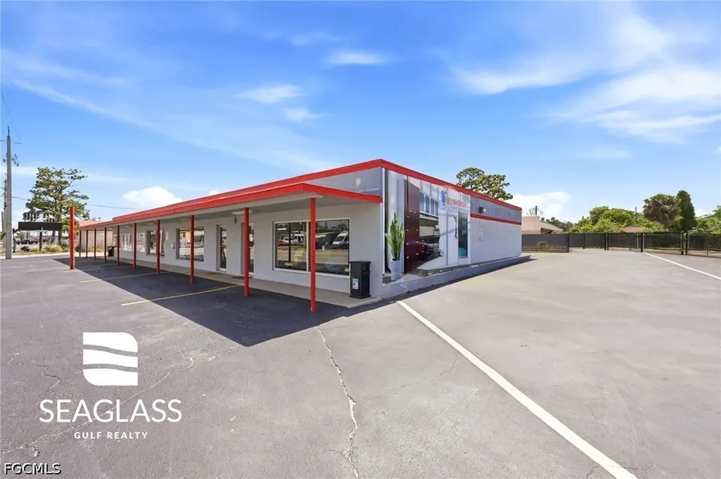2730 Fowler Street Fort Myers FL 33901