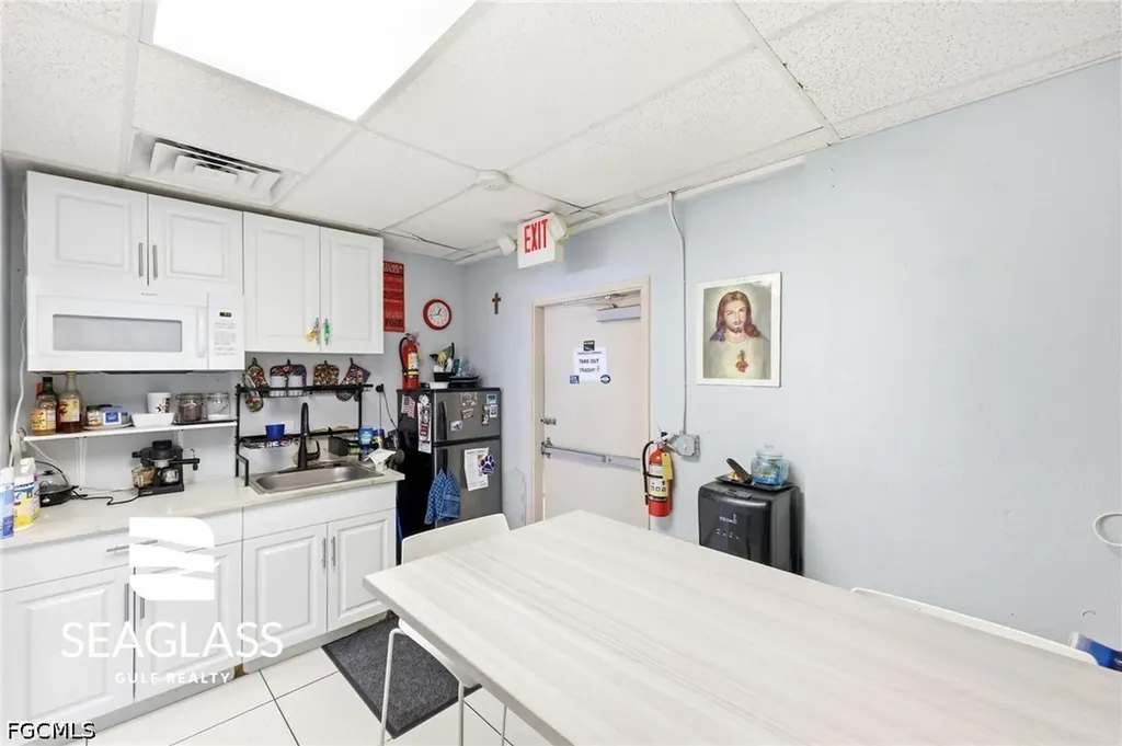 2730 Fowler Street Fort Myers FL 33901