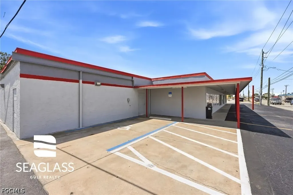 2730 Fowler Street Fort Myers FL 33901