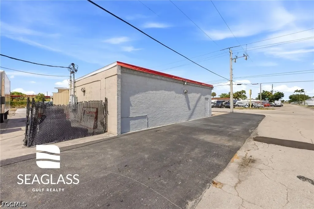 2730 Fowler Street Fort Myers FL 33901