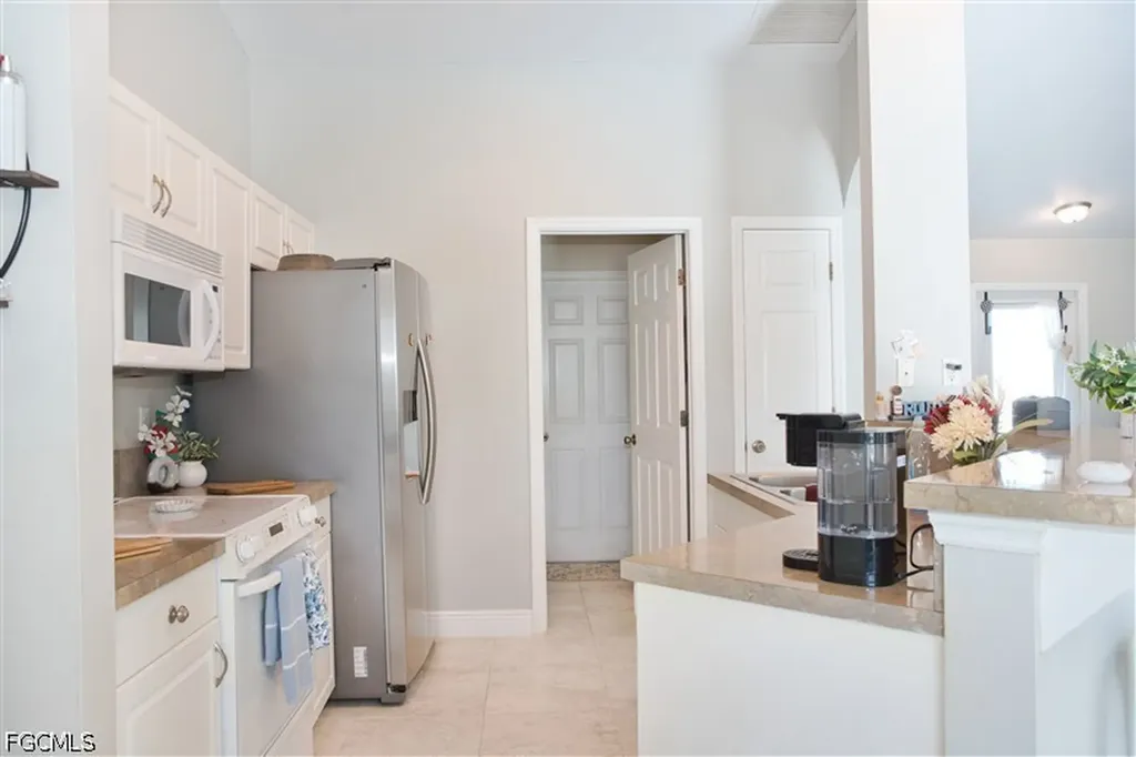 818 SW 11th Avenue Cape Coral FL 33991