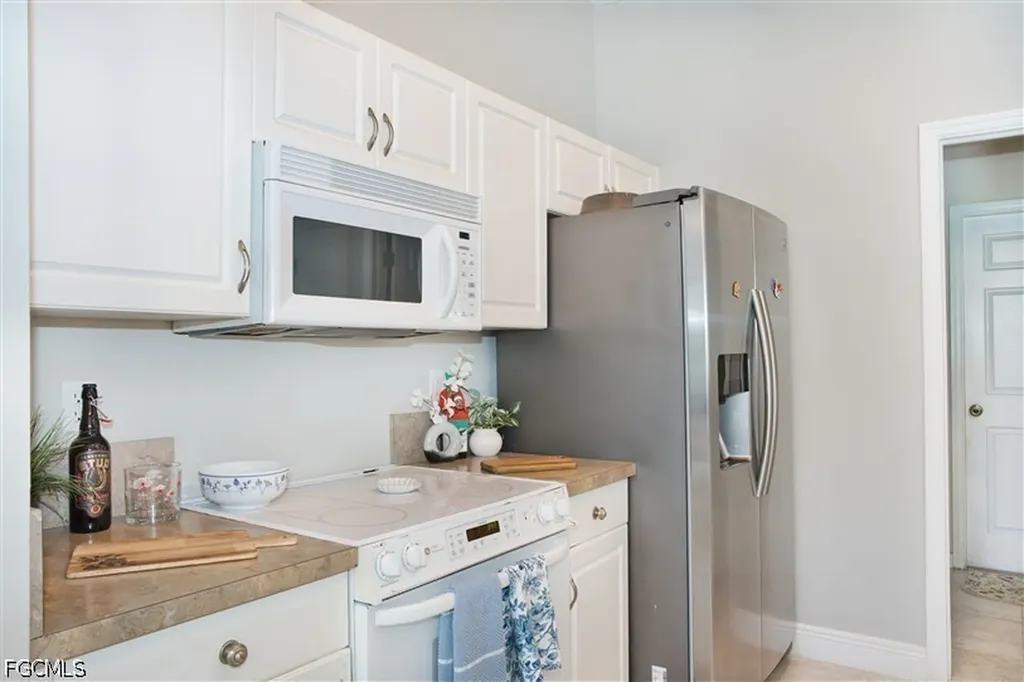 818 SW 11th Avenue Cape Coral FL 33991