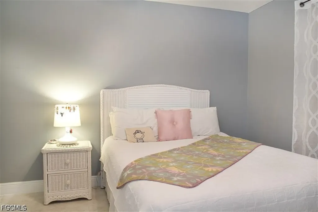 818 SW 11th Avenue Cape Coral FL 33991