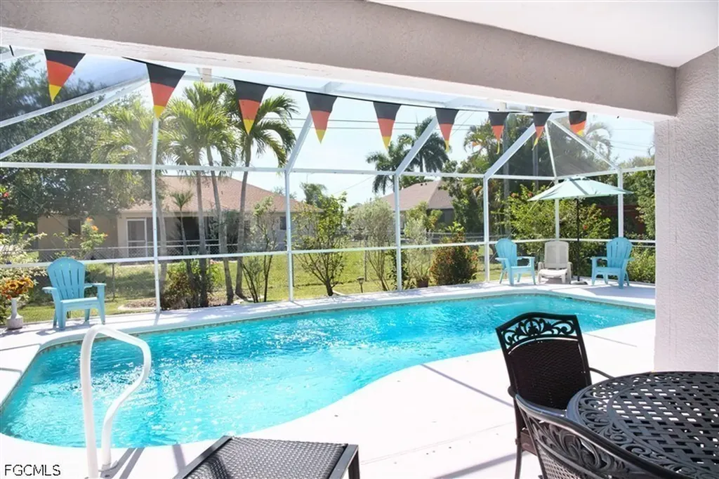 818 SW 11th Avenue Cape Coral FL 33991