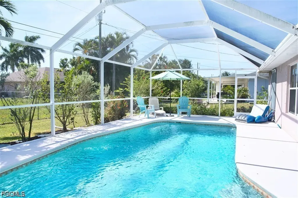 818 SW 11th Avenue Cape Coral FL 33991