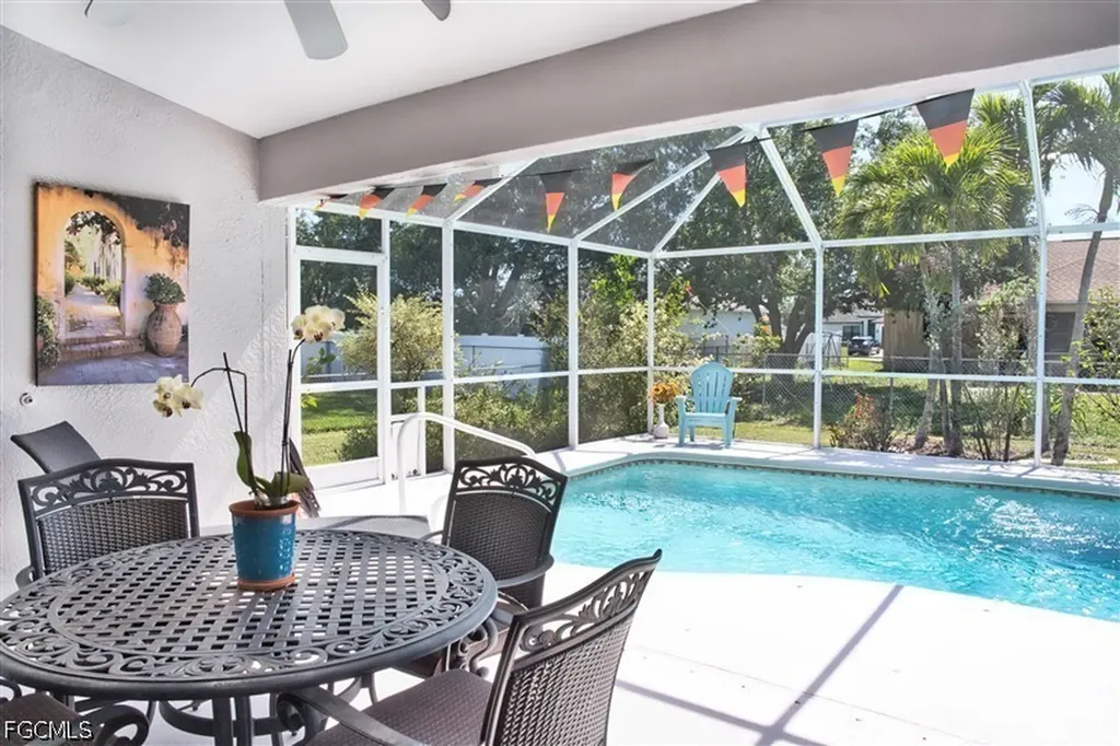 818 SW 11th Avenue Cape Coral FL 33991
