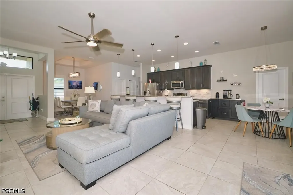 1119 NE 2nd Terrace Cape Coral FL 33909