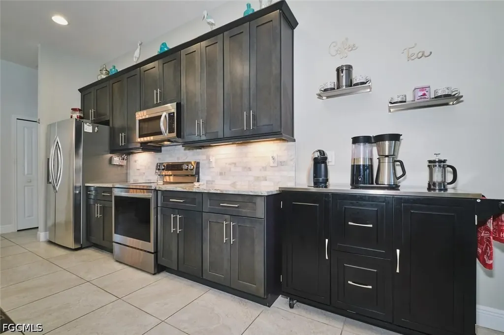 1119 NE 2nd Terrace Cape Coral FL 33909