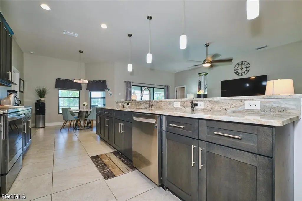 1119 NE 2nd Terrace Cape Coral FL 33909