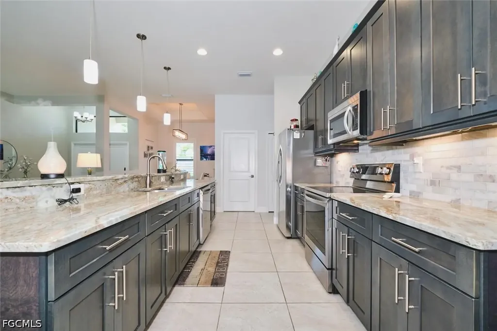 1119 NE 2nd Terrace Cape Coral FL 33909