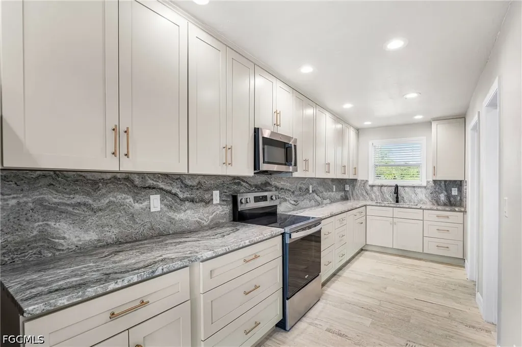 17221 Shelby Lane North Fort Myers FL 33917