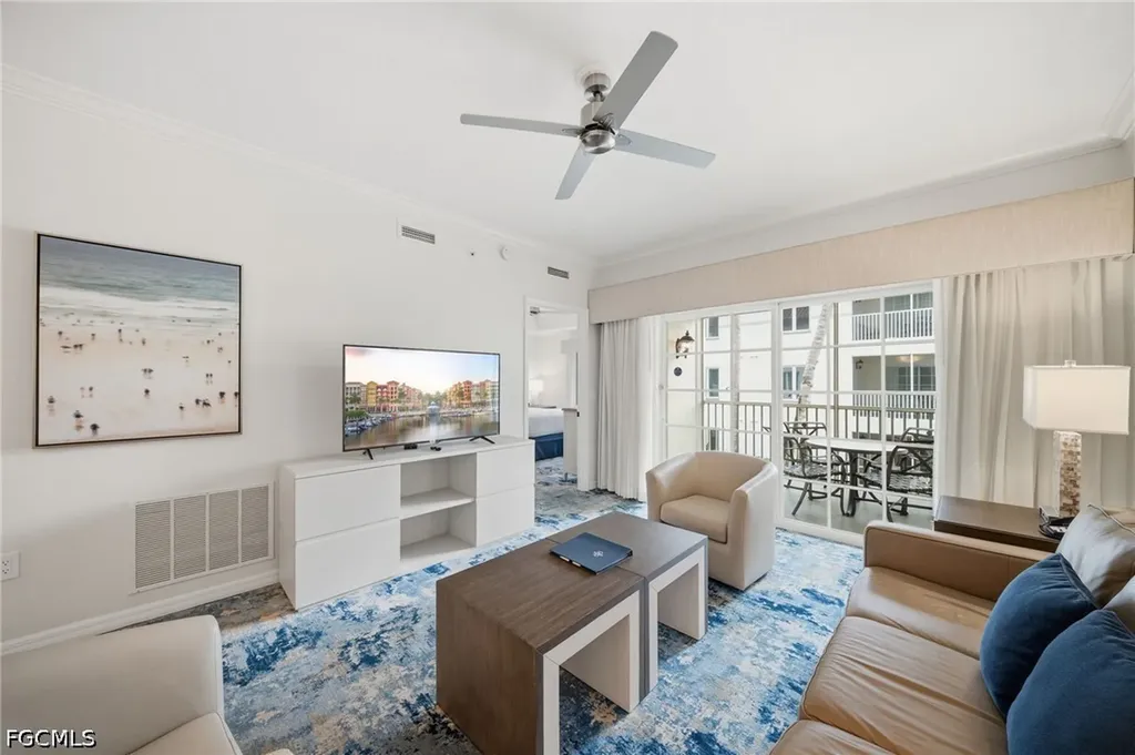 Naples FL, 221 9TH Street S, Unit 206