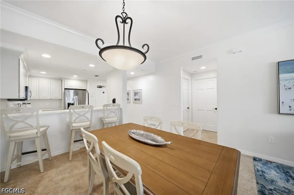 221 9th Street S Naples FL 34102