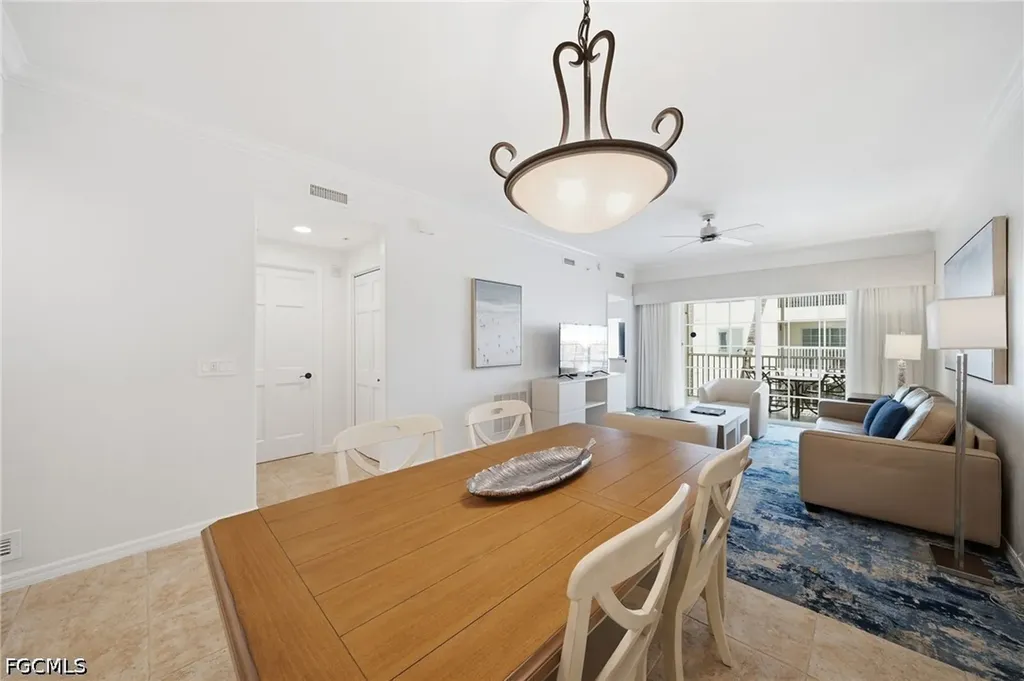 221 9th Street S Naples FL 34102