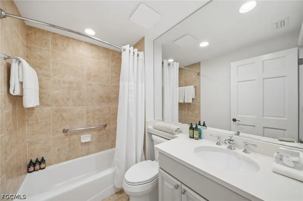 221 9th Street S Naples FL 34102