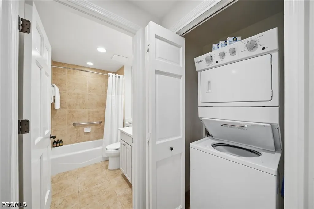 221 9th Street S Naples FL 34102
