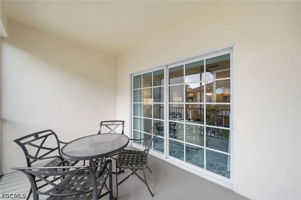 221 9th Street S Naples FL 34102