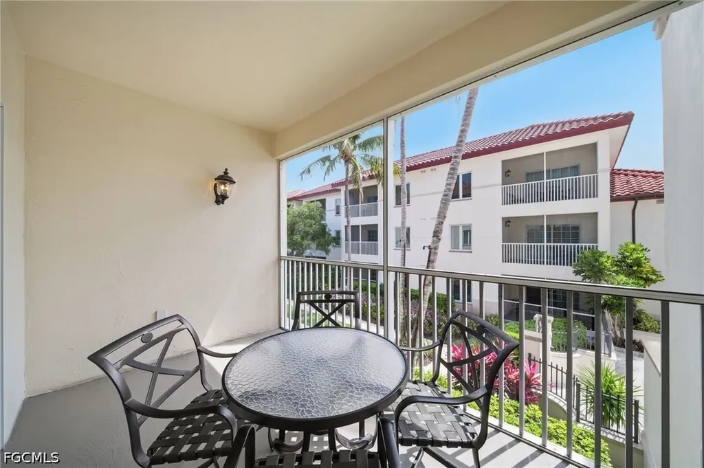 221 9th Street S Naples FL 34102