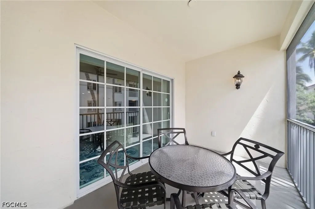 221 9th Street S Naples FL 34102