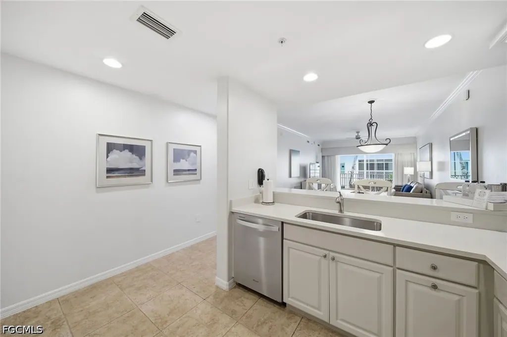 221 9th Street S Naples FL 34102