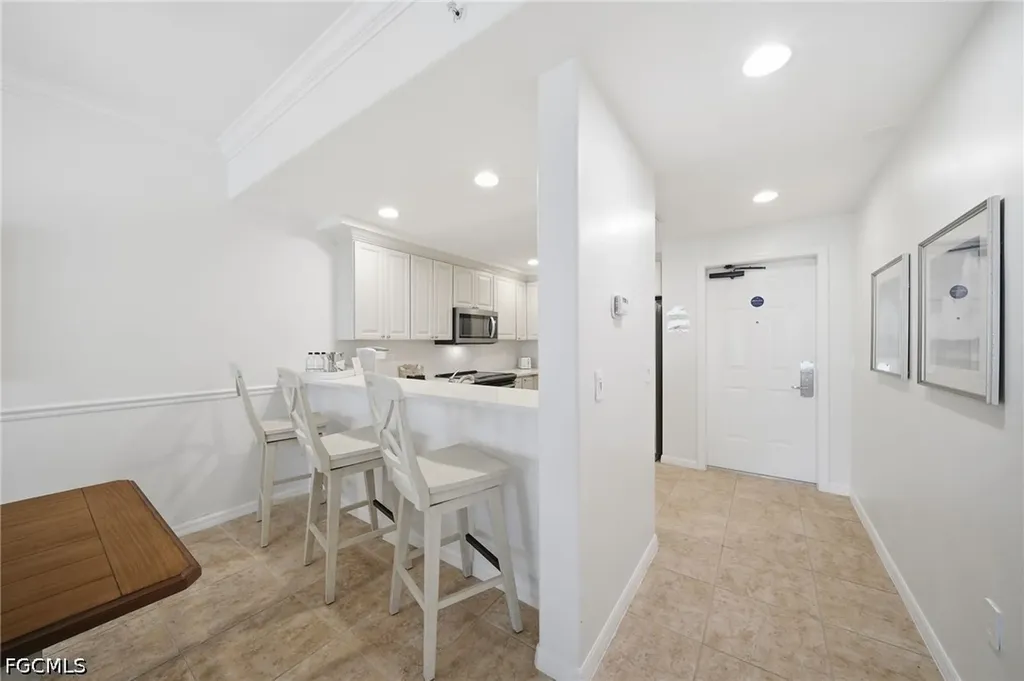 221 9th Street S Naples FL 34102