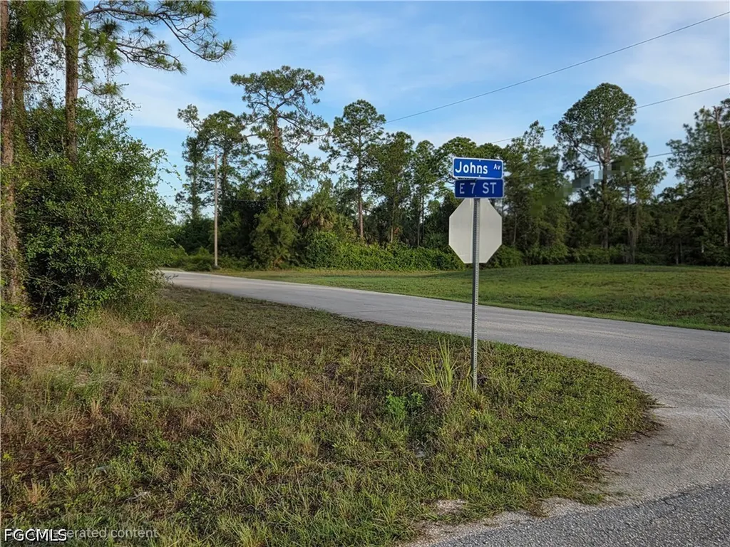 615 Johns Avenue Lehigh Acres FL 33972