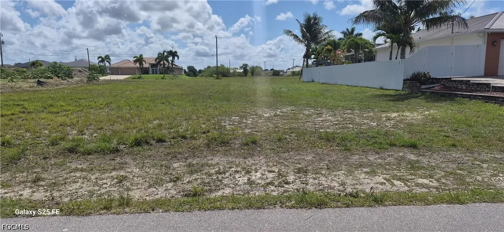 1435 NE Juanita Place Cape Coral FL 33909