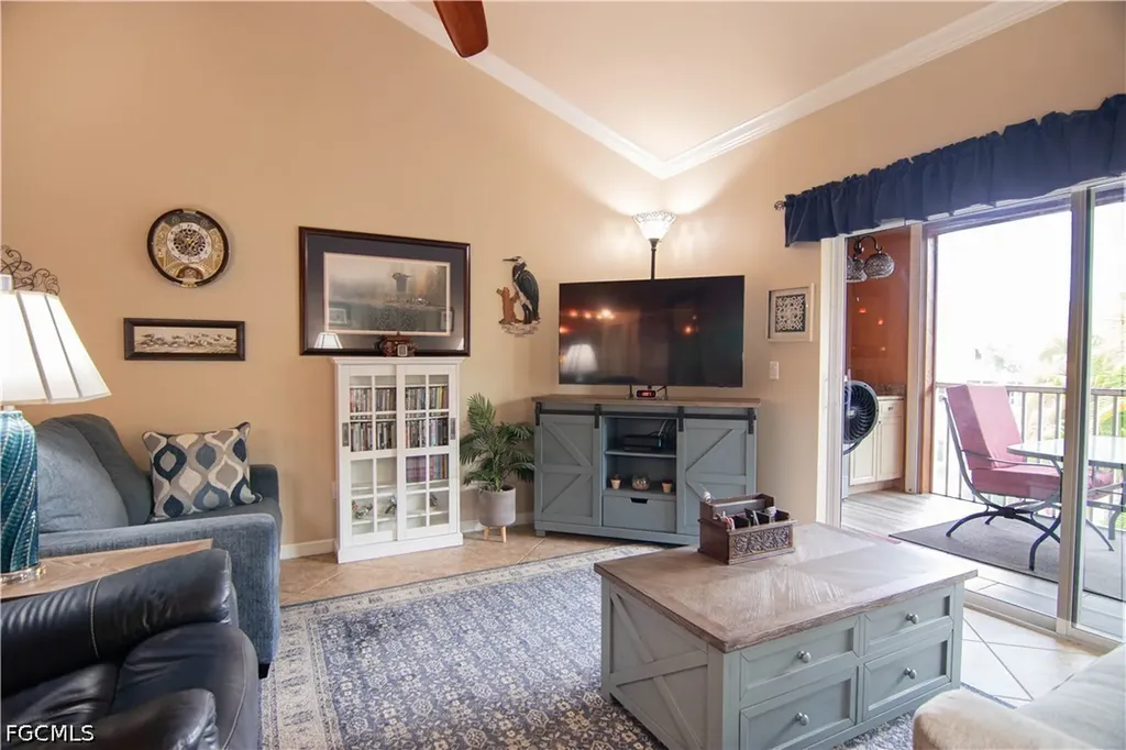 1076 Winding Pines Circle Cape Coral FL 33909