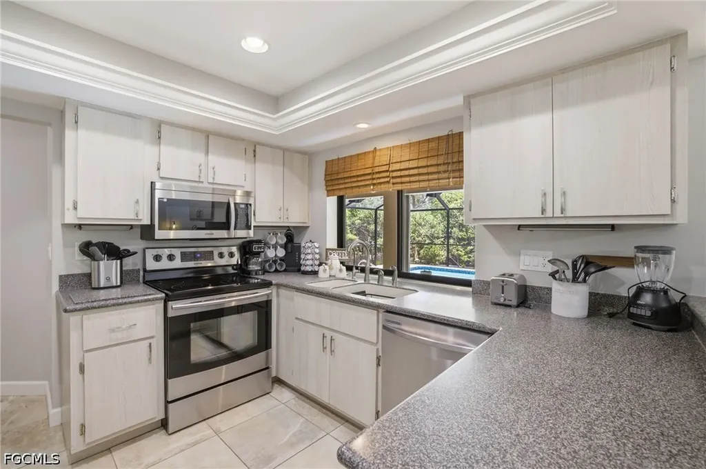 6856 Fairview Street Fort Myers FL 33966