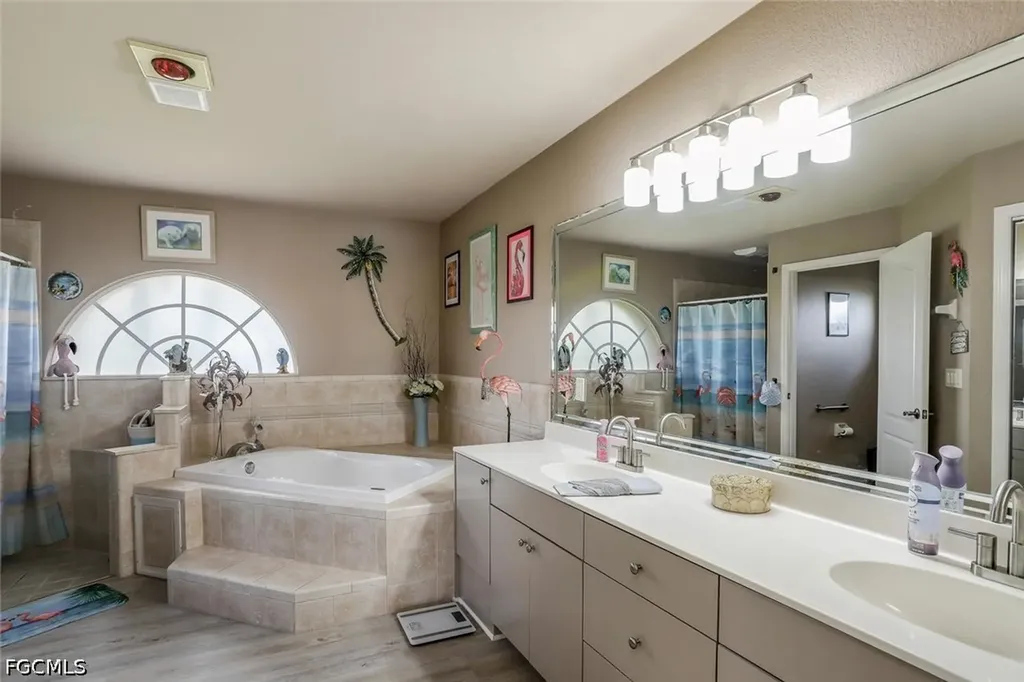 920 NW 3rd Avenue Cape Coral FL 33993