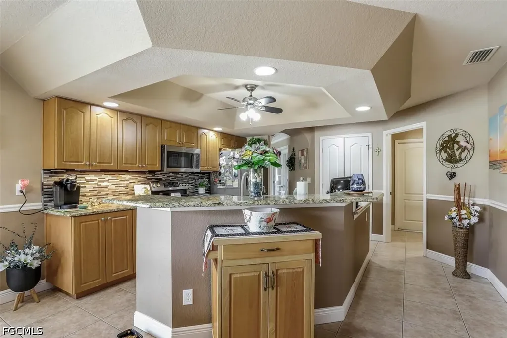 920 NW 3rd Avenue Cape Coral FL 33993