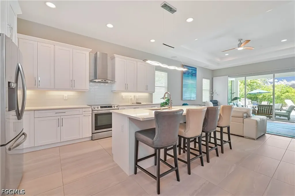 693 105th Avenue N Naples FL 34108