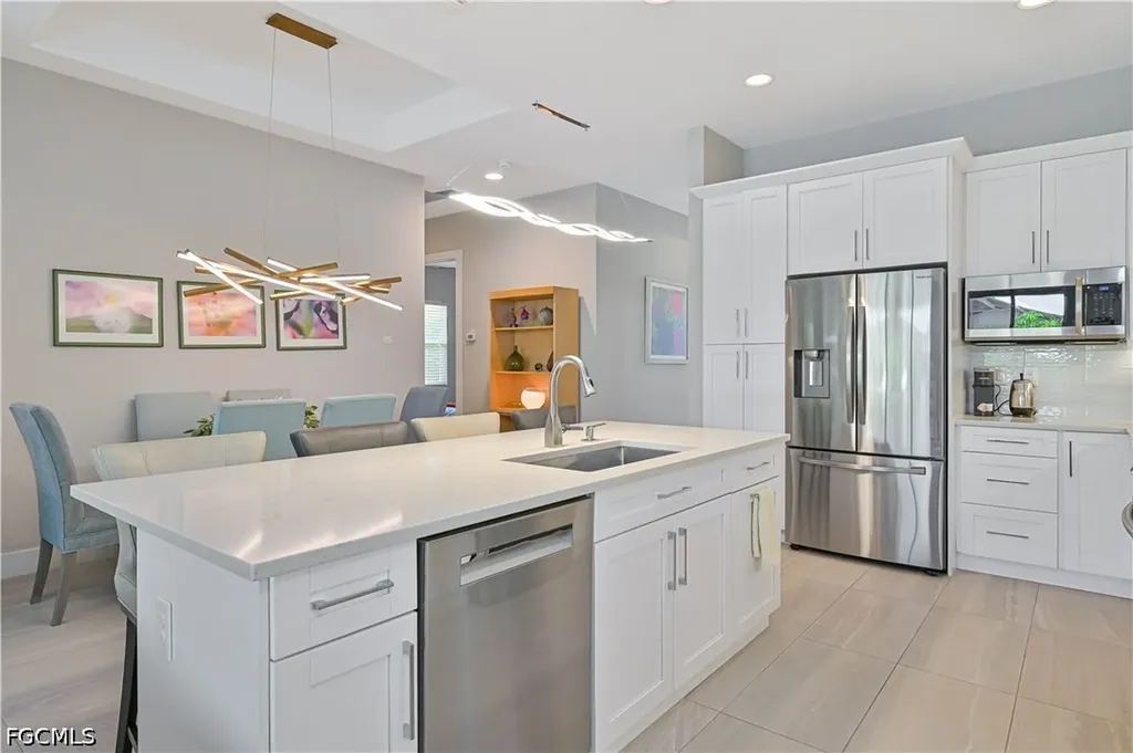 693 105th Avenue N Naples FL 34108