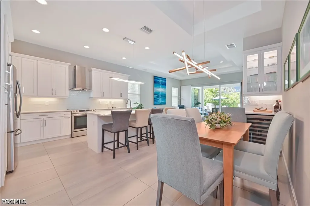 693 105th Avenue N Naples FL 34108