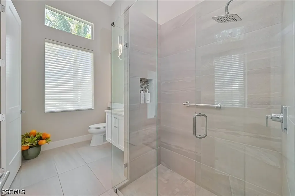 693 105th Avenue N Naples FL 34108