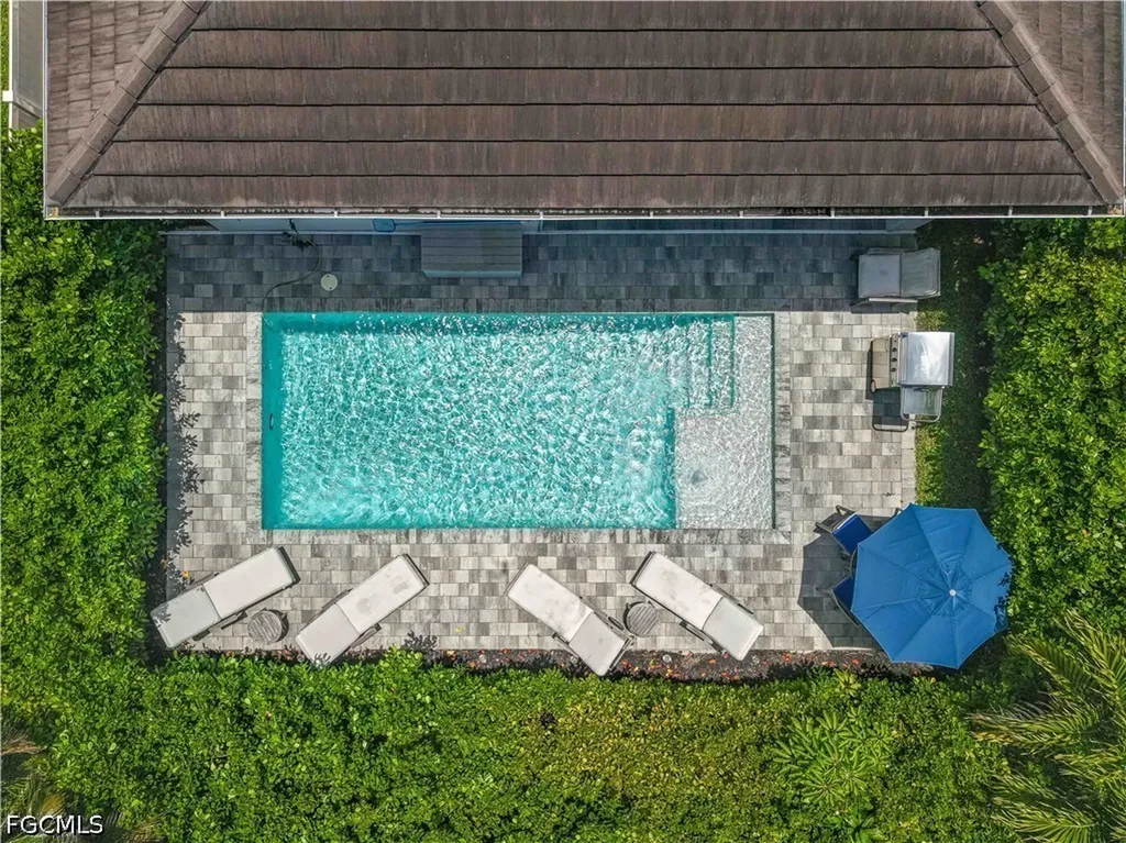 693 105th Avenue N Naples FL 34108