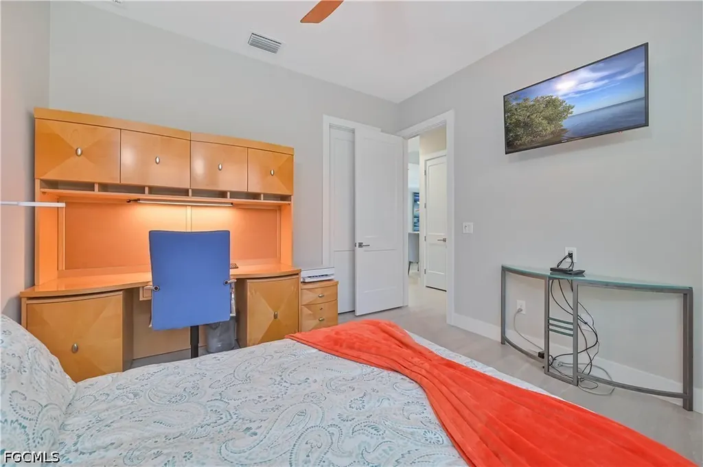 693 105th Avenue N Naples FL 34108