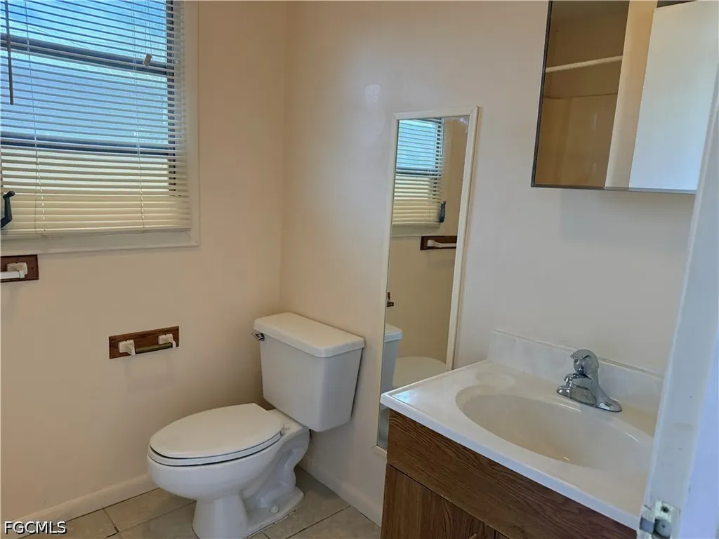 3814 SE 3rd Place Cape Coral FL 33904
