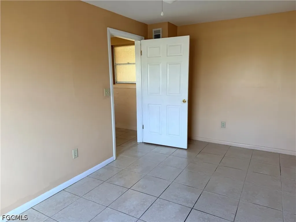 3814 SE 3rd Place Cape Coral FL 33904