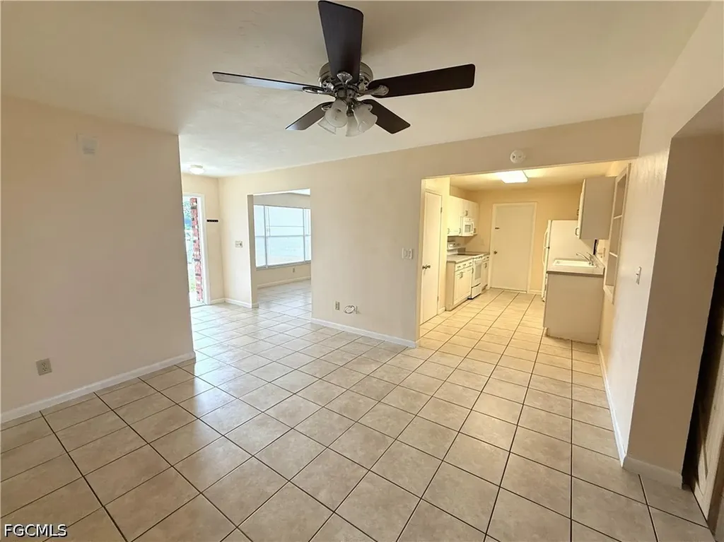 3814 SE 3rd Place Cape Coral FL 33904