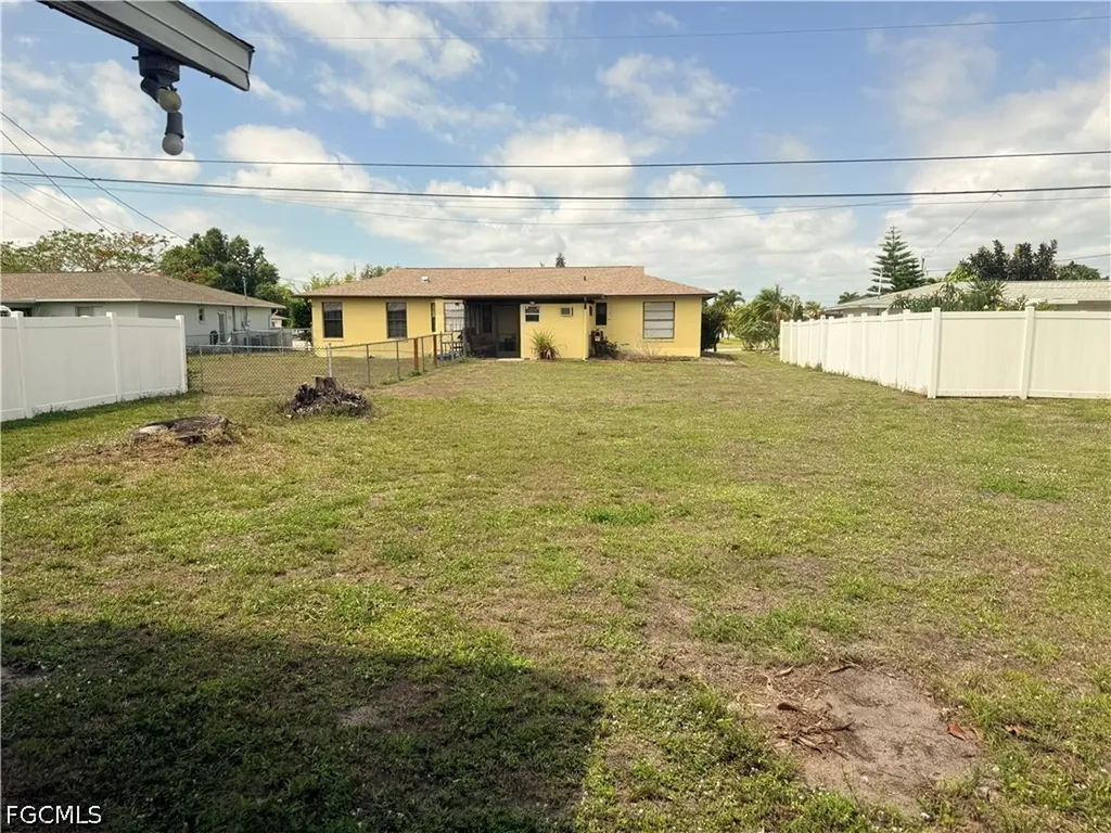 3814 SE 3rd Place Cape Coral FL 33904