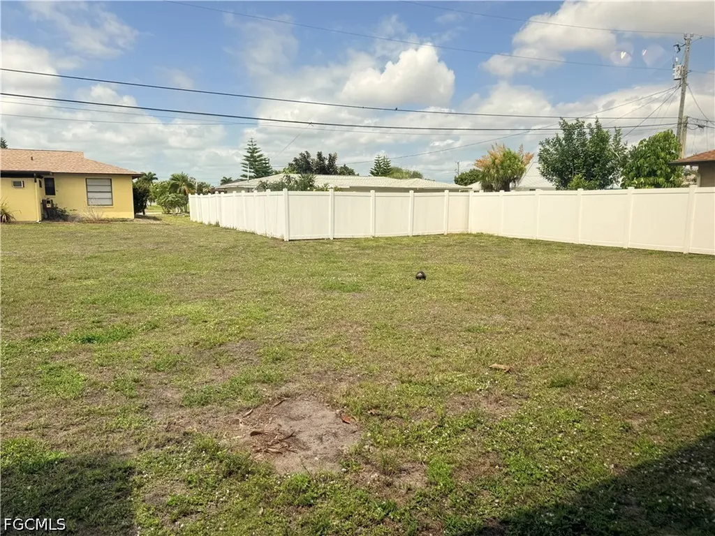 3814 SE 3rd Place Cape Coral FL 33904