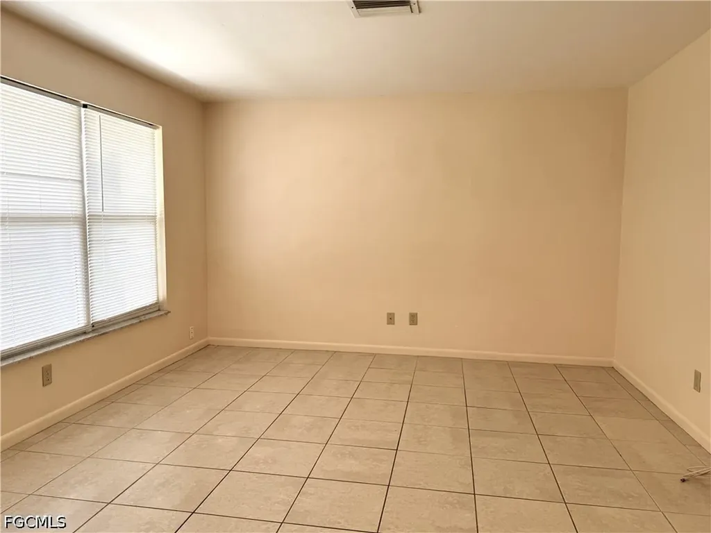3814 SE 3rd Place Cape Coral FL 33904