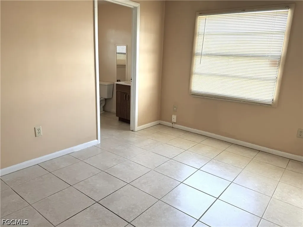 3814 SE 3rd Place Cape Coral FL 33904