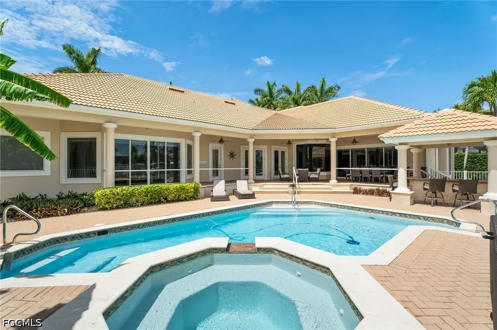1523 Hermitage Lane Cape Coral FL 33914