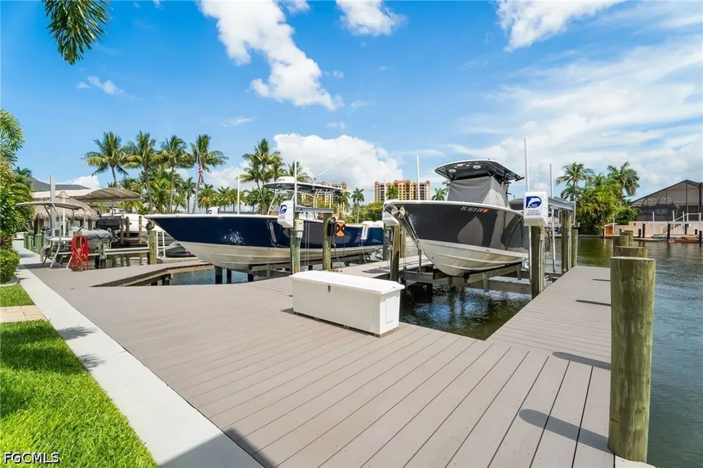 1523 Hermitage Lane Cape Coral FL 33914