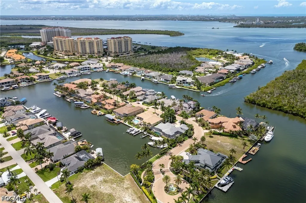 1523 Hermitage Lane Cape Coral FL 33914