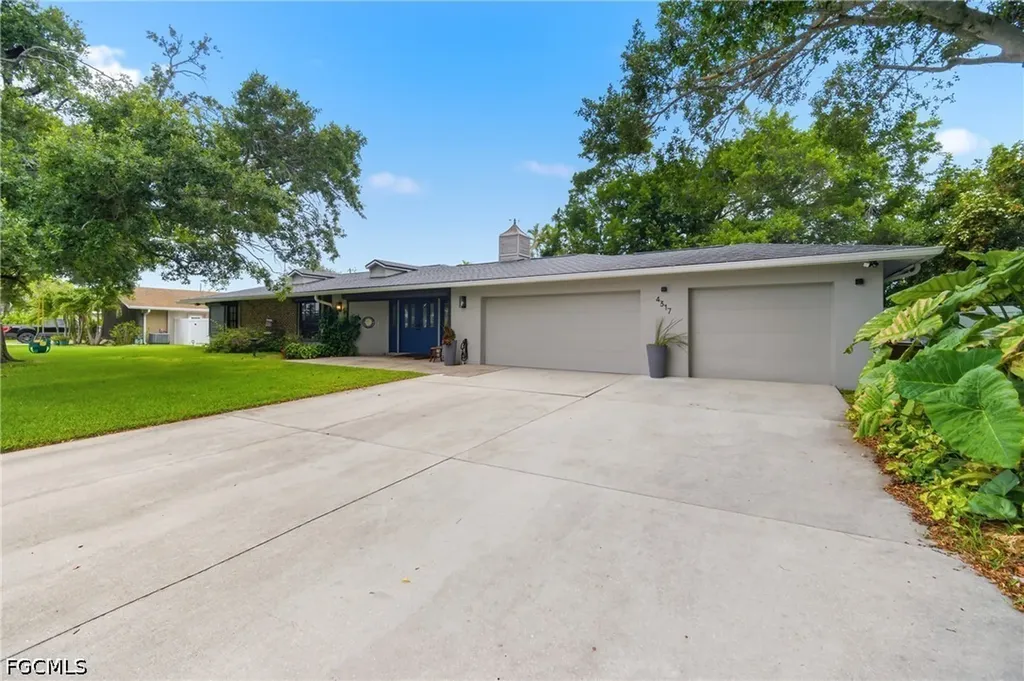 4317 SE 16th Place Cape Coral FL 33904