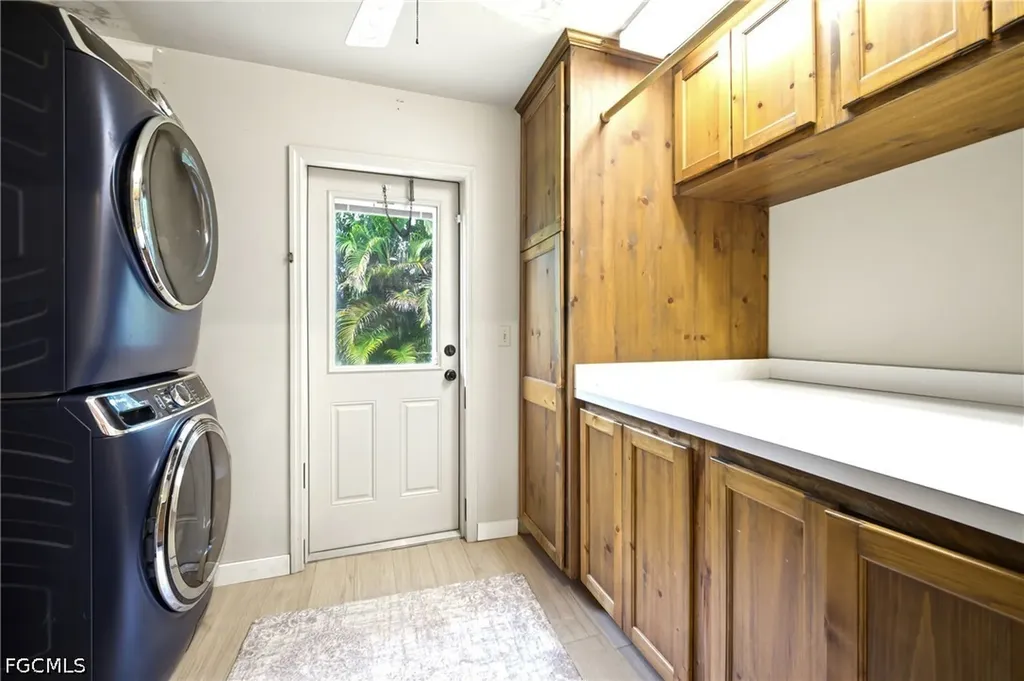 4317 SE 16th Place Cape Coral FL 33904